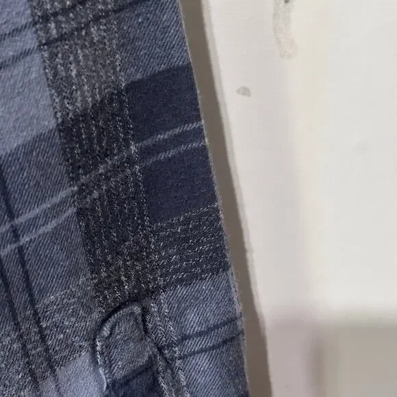 Voyager Flannel Long Sleeve Shirt Mens XL Blue Black Plaid Fleece Lined Causal - Picture 2 of 5